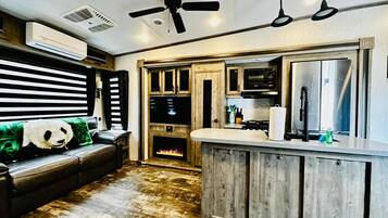 TV, fireplace, offices