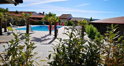 Family Double Room with Private Bathroom in Gojim - Wifi and Ac
