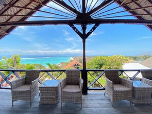 Terrace/patio - Charming villa with WiFi and AC in enchanting Nusa Lembongan OCEAN VIEW (Nusa lembongan)