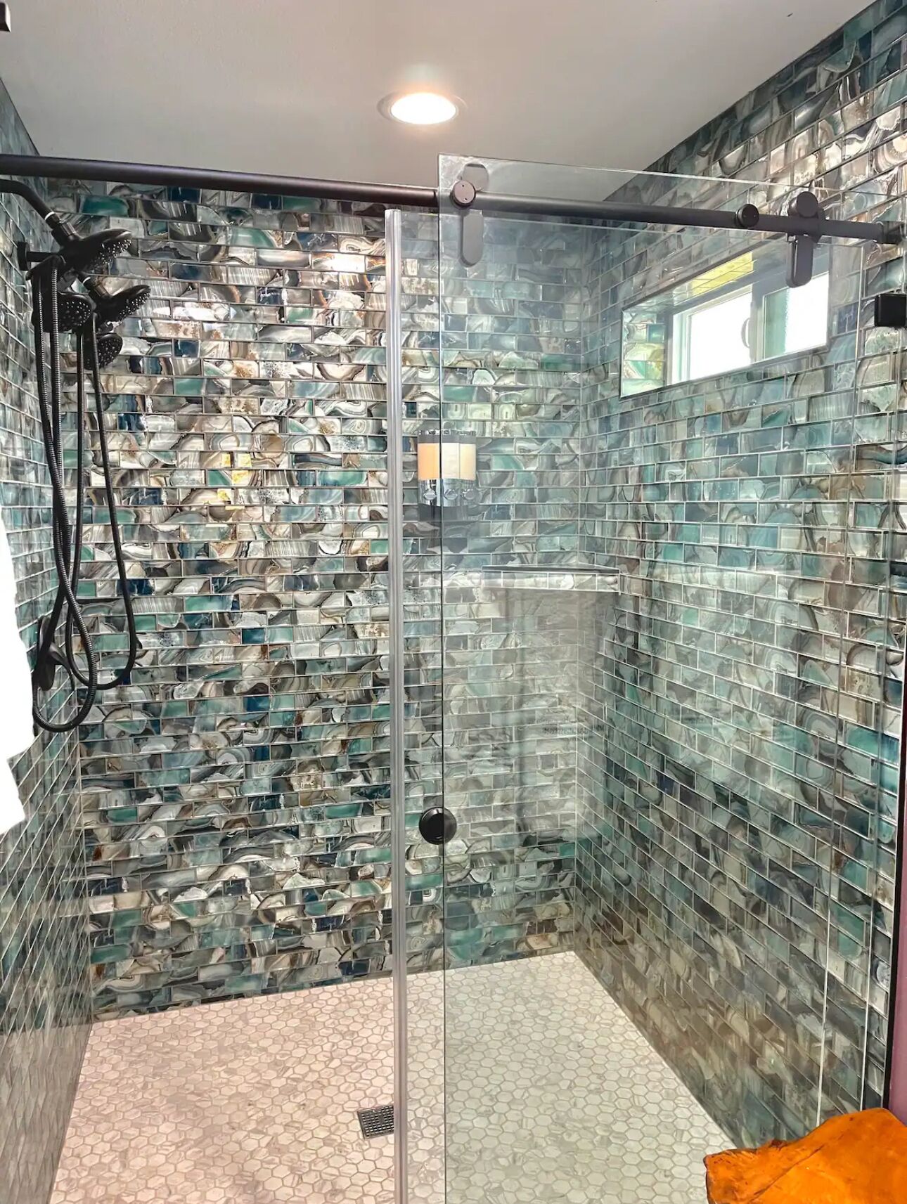 Dusche, Haartrockner, Bidet, Handtücher