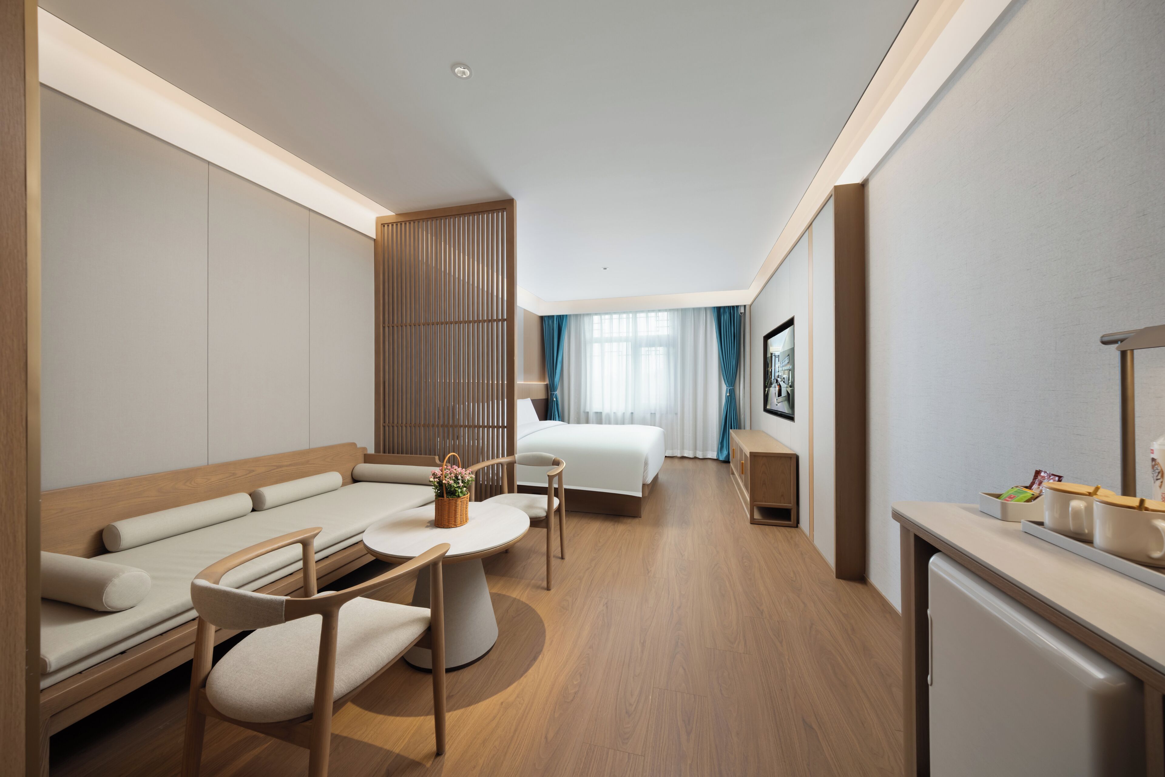 高级房 | 办公桌、遮光窗帘、隔音、熨斗/熨板