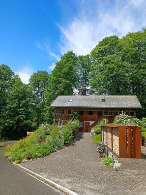 المنشأة من الخارج