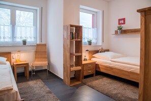 2 habitaciones, tabla de planchar con plancha y wifi gratis 