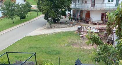 'Ferienunterkunft Lukas' mit gemeinsamer Terrasse, gemeinsamem Garten und Wi-Fi