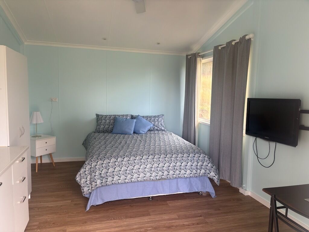 Economy Double Room | 1 bedroom, bed sheets