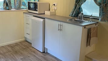 Basic Mobile Home, Microwave, Garden View | 1 bedroom