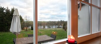 Apartment 'Haus Am See - Zur Roten Tür' with Lake View, Private Terrace and Wi-Fi