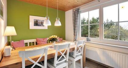 Apartment 'Haus Am See - Zur Blauen Tür' with Lake View, Private Terrace and Wi-Fi