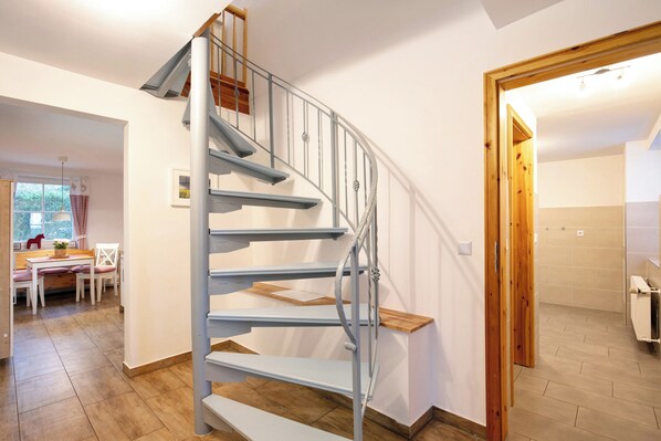 Interior - Apartment 'Haus Am See - Zur Blauen Tür' with Lake View, Private Terrace and Wi-Fi (Templin)