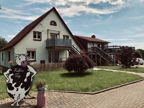 Exterior - Apartment 'Jägerstube' with Shared Garden, Balcony and Wi-Fi (Hofgeismar)