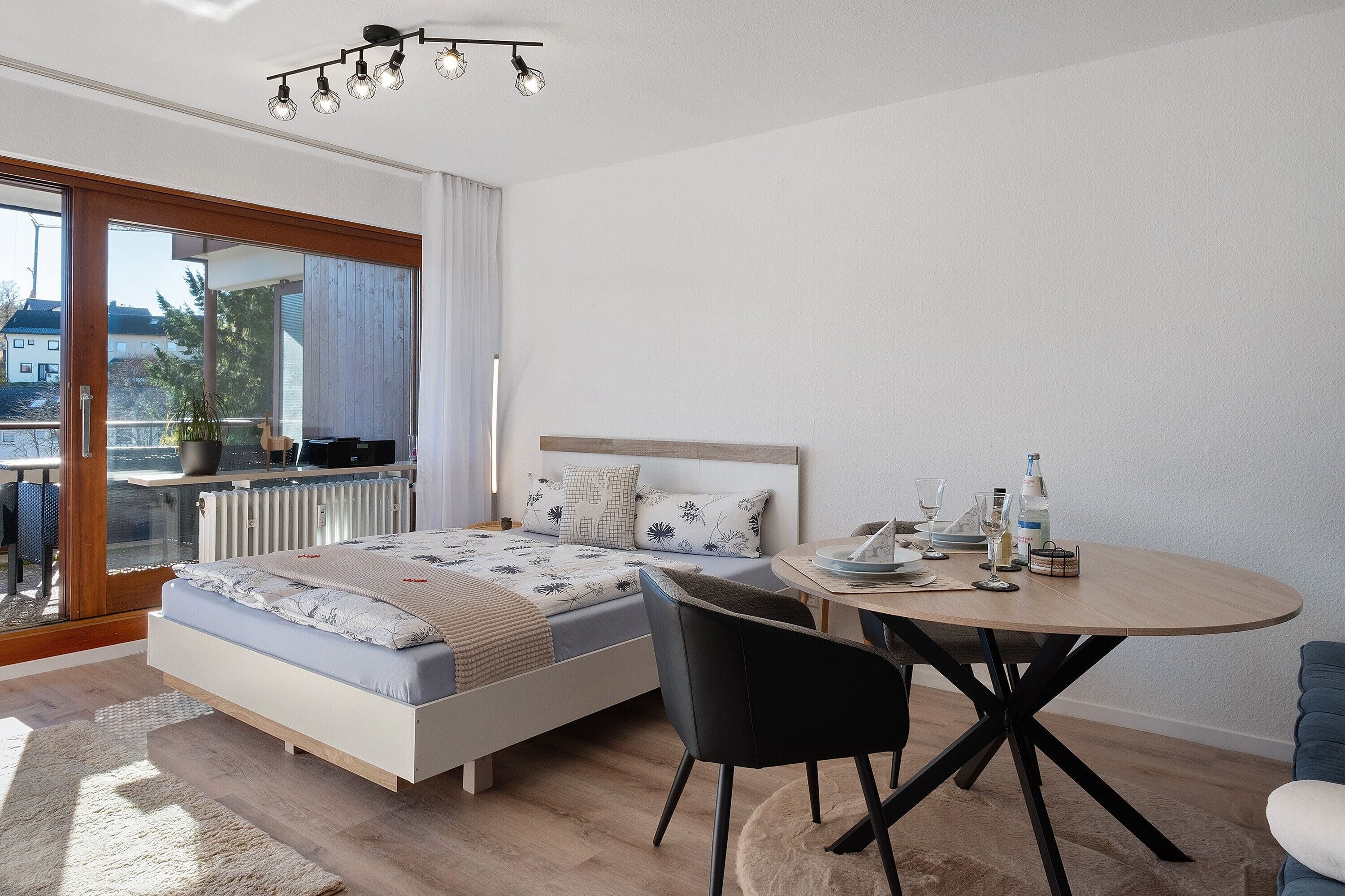 1 slaapkamer, een strijkplank/strijkijzer, gratis wifi, beddengoed