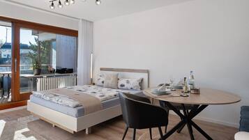 1 slaapkamer, een strijkplank/strijkijzer, gratis wifi, beddengoed