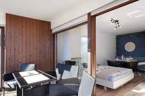 Dining - Apartment 'Fw Moonlight Mit Sauna, Schwimmbad' with Mountain View, Balcony and Wi-Fi (Schönwald im Schwarzwald)