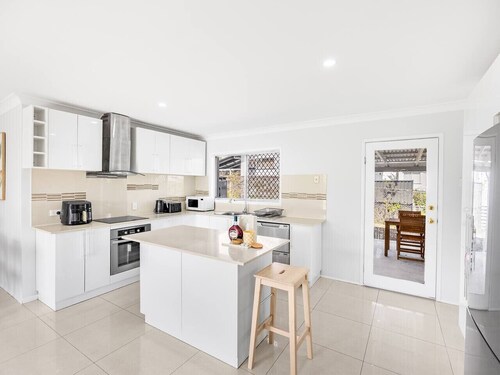 Central Sunnybank 4 Bedrooms Home, Family Friendly