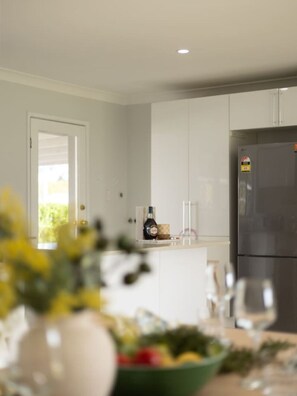 Unclassified image, 5 of 23, button - Central Sunnybank 4 Bedrooms Home, Family Friendly (Sunnybank)