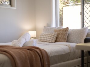 3 bedrooms, iron/ironing board, WiFi, bed sheets