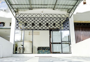 Fachada de la propiedad