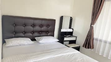 Deluxe Double Room | 1 bedroom, bed sheets