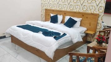 Deluxe Double Room | Desk, free WiFi