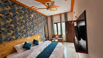 Deluxe Double Room | Desk, free WiFi