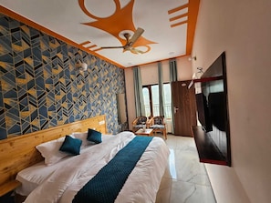 Desk, free WiFi - Hotel Necklace Moon Restaurants (Rajgarhi)