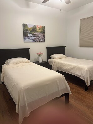 2 bedrooms, iron/ironing board, WiFi, bed sheets