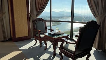 Junior Room | In-room safe, iron/ironing board, free WiFi