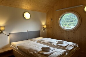 2 bedrooms, free WiFi