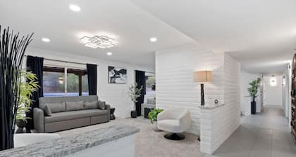 Family Friendly| Modern| Foothills| Pool |Sleeps12