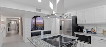Family Friendly Modern Foothills Pool Hot Tub Sleeps16
