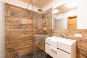 Douche, séchoir à cheveux