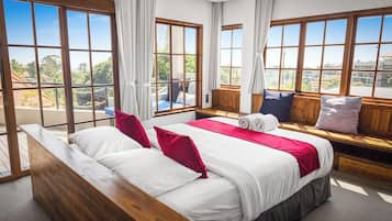 Deluxe Penthouse, 1 Bedroom, Private Pool, Ocean View | 2 bedrooms, in-room safe, individually decorated, individually furnished