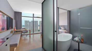Premier Double Room, River View | 1 bedroom, premium bedding, down comforters, free minibar