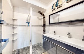 Een douche, een haardroger