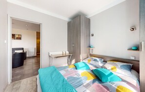 3 bedrooms, iron/ironing board, travel crib, free WiFi