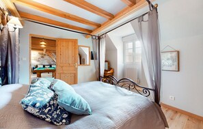 6 soverom, reiseseng for barn, wi-fi (inkludert) og sengetøy