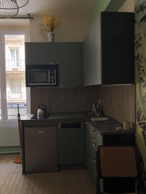 Private kitchen - Small apartment for rent in the heart of Paris (Paris)
