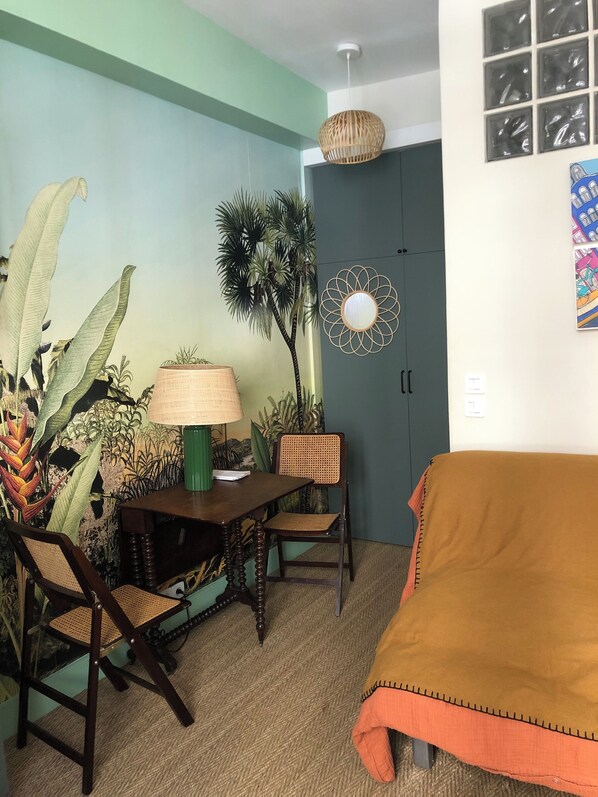 Interior - Small apartment for rent in the heart of Paris (Paris)