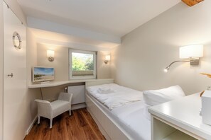 1 bedroom, free WiFi, bed sheets - Sylt Rooms 1 - Small Cajüte - Westerland (Westerland)