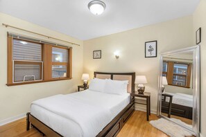 3 habitaciones, tabla de planchar con plancha, wifi y ropa de cama 