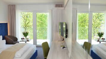 Habitación doble superior, vistas al lago | 1 dormitorio, minibar, sistema de insonorización y wifi gratis