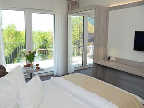 Superior Double Room, Lake View | Minibar, soundproofing, free WiFi, bed sheets - Dormero SeHo Graz (Raaba-Grambach)