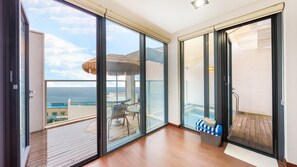 Basic Room, 3 Bedrooms (Poolvilla 1118) - Gyeongju Wave Dokchae Poolvilla Pension (Gyeongju)