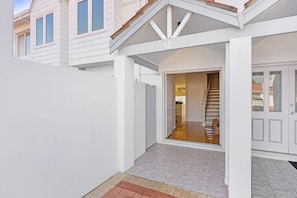 Exterior detail - On the Canal in Halls Head (Halls Head)