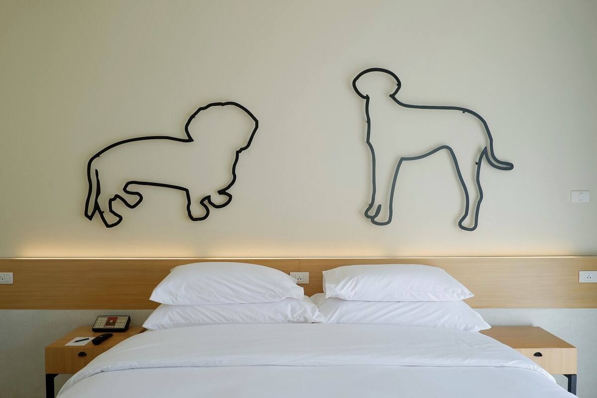 Kaset Paws | 1 bedroom, minibar, in-room safe, desk