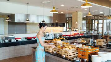 Tägliches Frühstücksbuffet gegen Gebühr