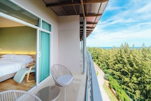 Kaset Suite with Sit and Sip 76 sqm | Garden view