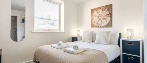 1 chambre, bureau, fer et planche à repasser, Wi-Fi