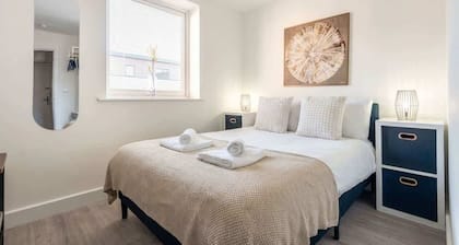Bright & Spacious 1 Bedroom Apartment in Bradford