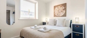 Bright & Spacious 1 Bedroom Apartment in Bradford